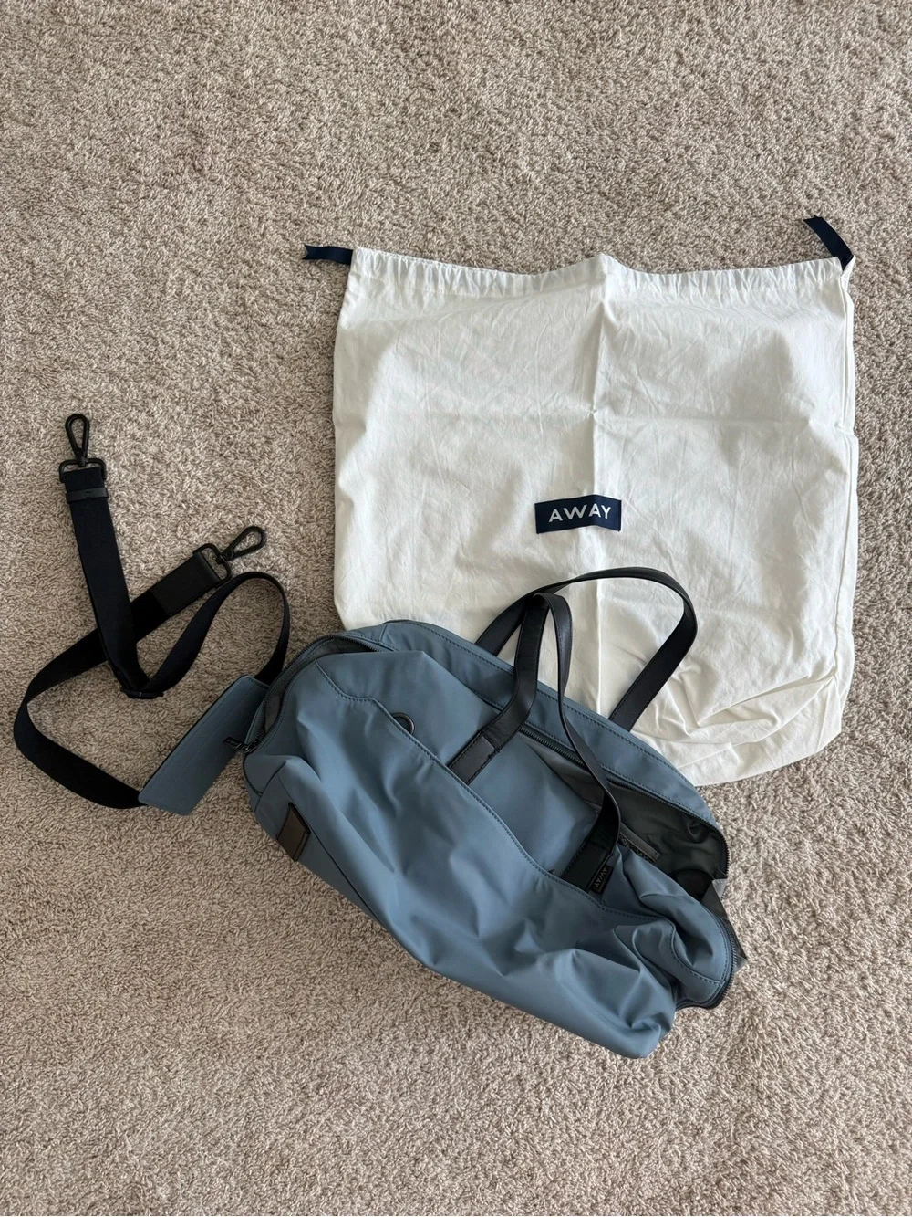 Like New Away Coast Blue Everywhere Bag